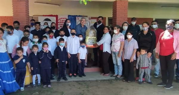Guairá: Entregan kits de alimentos en escuela de Borja - Noticiero Paraguay