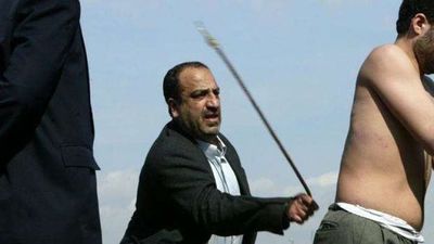 Cárcel y latigazos por robar tres bolsitas de castañas de cajú en Irán