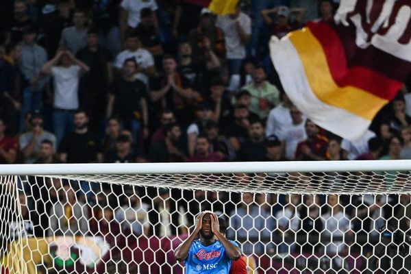 Osimhen fue víctima de gritos racistas en la visita del Napoli-Roma - Fútbol Internacional - ABC Color