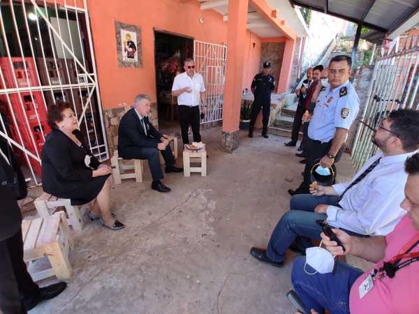 Ministro del Interior realizó recorrido por Parque Caballero dentro de proyecto de revitalización - .::Agencia IP::.