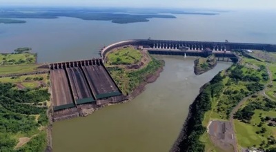 Vertedero de ITAIPU volvió a cerrar sus compuertas y se normalizó la operación
