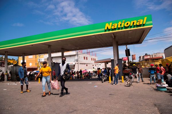 Rep. Dominicana despliega militares para evitar el tráfico de combustibles hacia Haití - MarketData