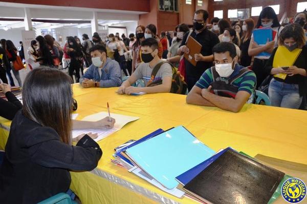 Ofrecen 235 puestos laborales para el sector privado •