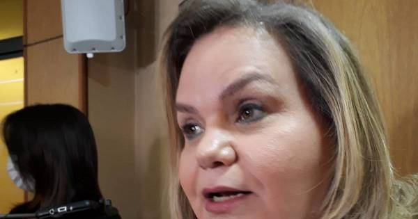 La Nación / Lilian Samaniego evita vincularse a Hugo Velázquez y pide institucionalidad