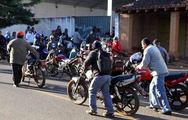Plantean que sea obligatorio para motociclistas ir a escuela de conducción
