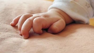 Mamá molió a golpes y desfiguró a su hijita de 1 año