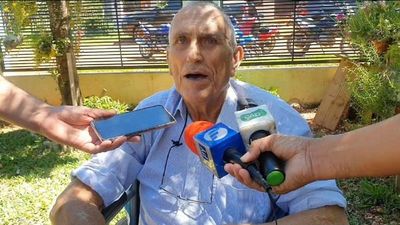Un alemán busca tener contacto con su embajada