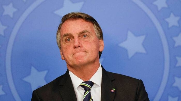 Diario HOY | Youtube suspende por siete días la cuenta de Bolsonaro por desinformación