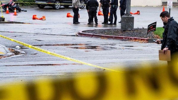 Dos muertos y cuatro heridos tras tiroteo en centro comercial de EEUU