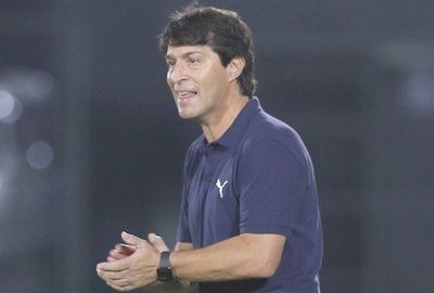 Crónica / Garnero pidió al pito que “baje la panza”