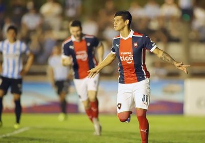 Crónica / CON LA MORALES INTACTA