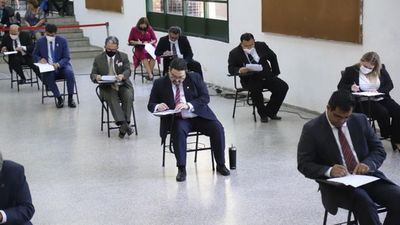 Candidatos a la CSJ realizan el examen de conocimientos