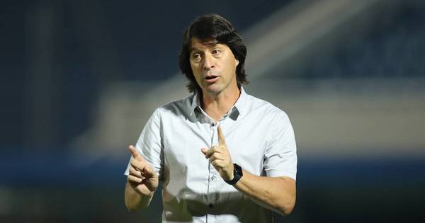 La Nación / Garnero criticó a los árbitros