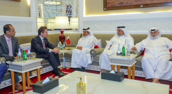 Castiglioni invita a empresarios qataríes a invertir en Paraguay