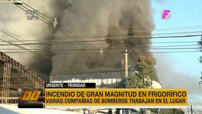 Registran feroz incendio en Frigorífico de Asunción