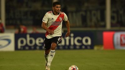 River Plate gusta, golea y acaricia el campeonato