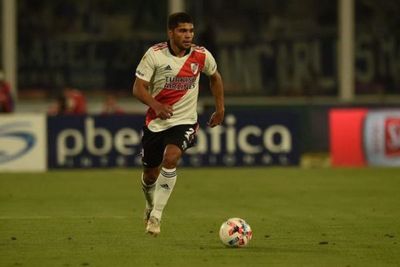 River Plate gusta, golea y acaricia el campeonato
