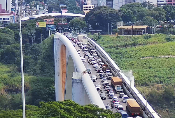 Bajante en los ríos hace que exportaciones se concreten por el Puente de la Amistad - La Clave