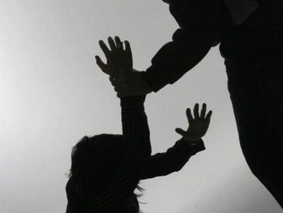 Denuncian a una mujer por supuesta golpiza a su hija · Radio Monumental 1080 AM