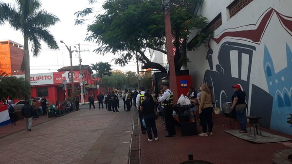 Funcionarios de la Municipalidad de San Lorenzo harán olla popular por retraso de haberes | OnLivePy