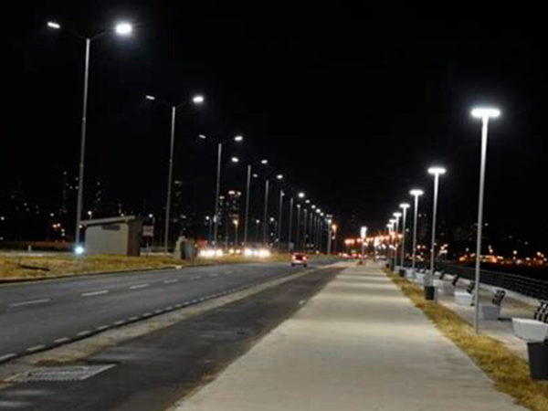 Reponen parte de la iluminación de la Costanera Norte y se evalúan daños estructurales | OnLivePy