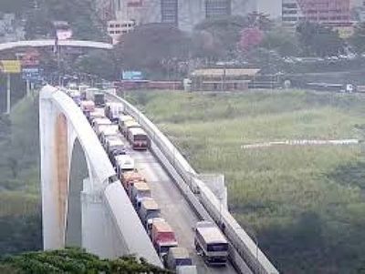 Bajante en los ríos hace que exportaciones se concreten por el Puente de la Amistad
