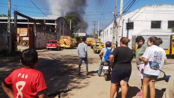 Diario HOY | Vecinos piden que frigorífico se mude a otro sitio: “No puede estar a 10 minutos de Asunción”