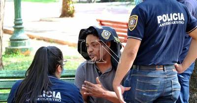 La Nación / Detienen a un hombre en la plaza Uruguaya por caso de sextorsión