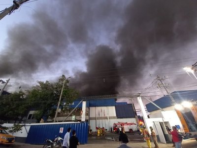 Incendio en Tablada: No hay personas atrapadas pero declaran emergencia mayor - ADN Digital
