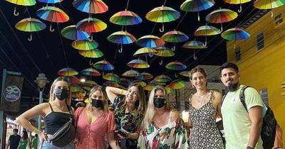 La Nación / Conocidas comunicadoras van de vacaciones a Brasil