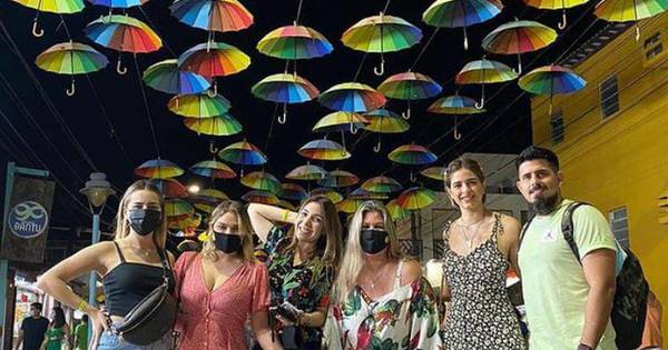 La Nación / Conocidas comunicadoras van de vacaciones a Brasil