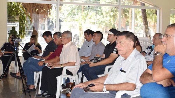 Olimpia: Socios insisten ante la falta de respuestas