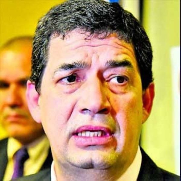 Hugo Velázquez dice que hace tiempo Silvio Ovelar está más del lado de HC