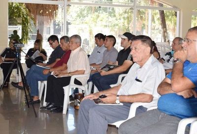 Olimpia: Socios insisten ante la falta de respuestas