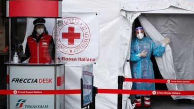 Italia planea masiva tercera dosis contra el COVID en enero
