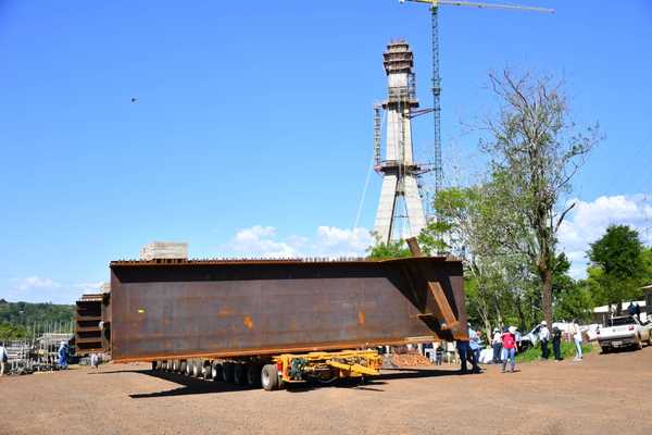 Puente de la Integración entra en fase de avance libre con el lanzamiento de la primera dovela en el lado paraguayo