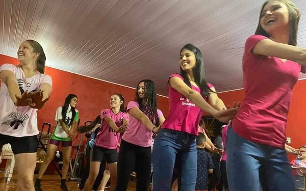 «Zumba rosa” contra el cáncer de mama