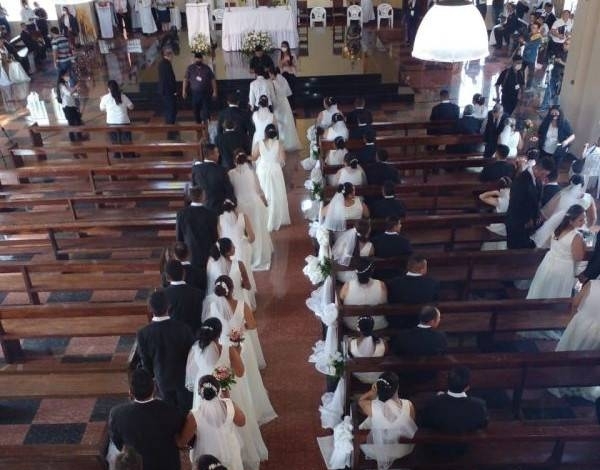 Diario HOY | Más de 100 parejas dieron el ’sí’ en casamiento comunitario