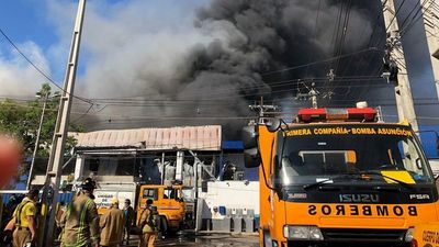 Tres bomberos se descompensaron por intensos trabajos en frigorífico