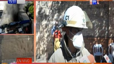 Bomberos controlan voraz incendio de frigorífico en Asunción | Noticias Paraguay