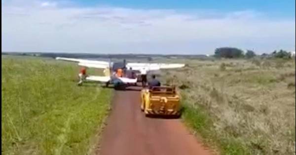 La Nación / Avioneta realizó aterrizaje de emergencia en el Aeropuerto Guaraní, tras desperfecto en el motor