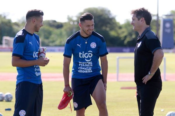 Barros Schelotto en charla con los Romero - Fútbol - ABC Color