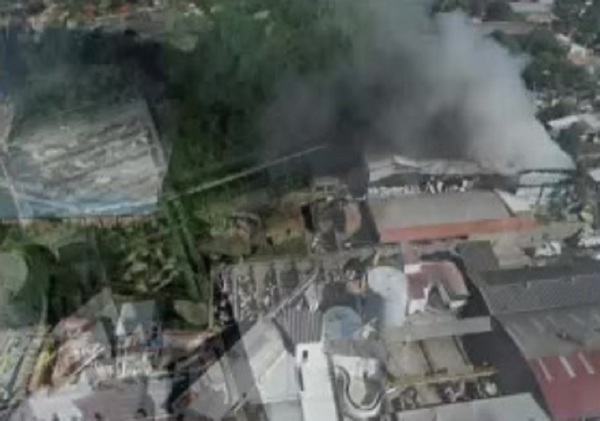 Tablada Nueva: Incendio arrasó con un frigorífico - SNT