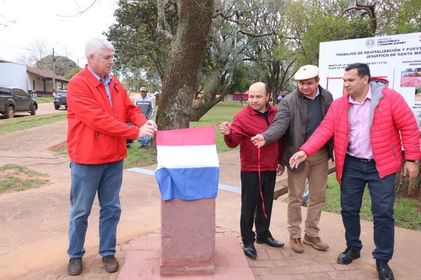 Inauguran trece cuadras de adoquinado en Santa María Misiones