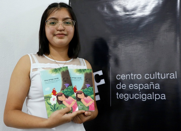 La hondureña Lizzi Bustillo gana Premio Nacional de Narrativa Infantil - MarketData