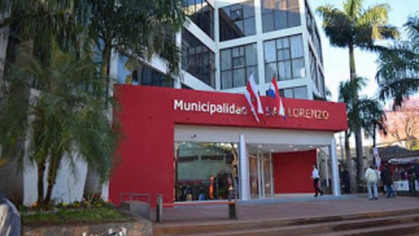 Brazos caídos en Comuna de San Lorenzo por atraso con salarios