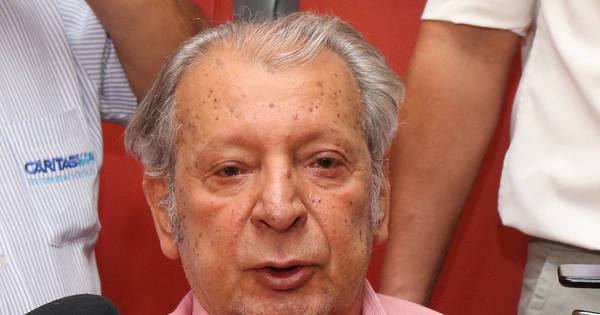 La Nación / Dos pesos pesados se alejan de Velázquez