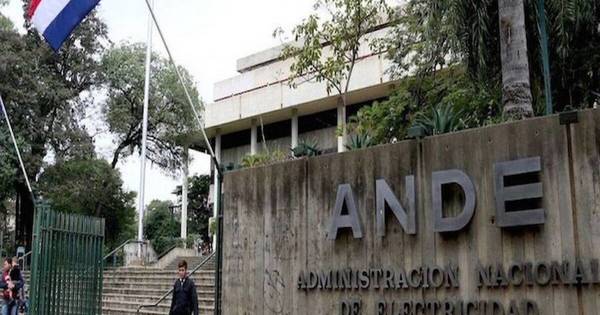 La Nación / Atentado podría estar ligado a licitación fallida