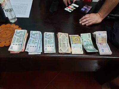 Detienen a dos personas por supuesta estafa con billetes falsos de G. 100.000 - Nacionales - ABC Color