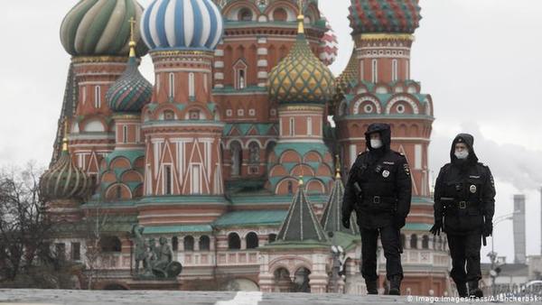 Rusia registró otro récord diario de muertes por coronavirus e inicia hoy 11 días de confinamiento en Moscú - .::Agencia IP::.